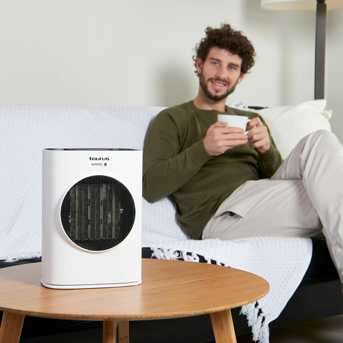 Värmeelement Taurus TROPICANO 7CR Vit 1500 W finns hos Aktivcamping