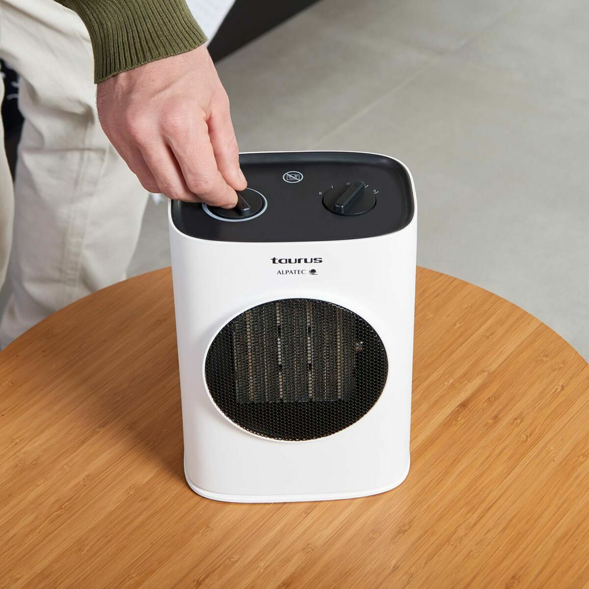 Värmeelement Taurus TROPICANO 7CR Vit 1500 W finns hos Aktivcamping