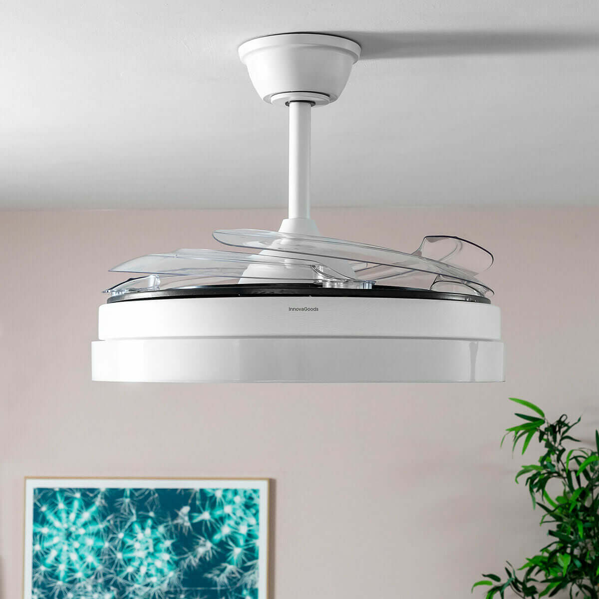 Takfläkt med LED-ljus och 4 Infällbara Blad finns hos Aktivcamping