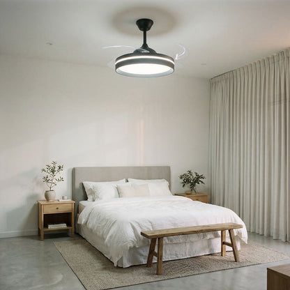 Takfläkt med LED-belysning, 4 infällbara blad och fjärrkontroll InnovaGoods - finns hos Aktivcamping